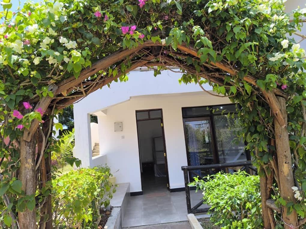 Majani Breeze Vila Nungwi Exterior foto